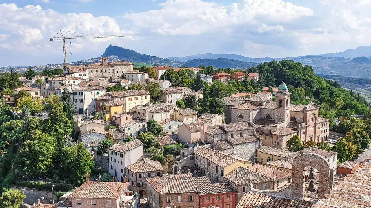 Borghi pittoreschi e colline verdi, perfetti da scoprire tra le cose da vedere vicino Rimini.