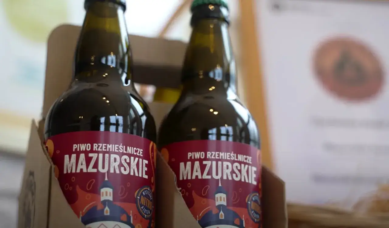 Dwie butelki piwa rzemieślniczego