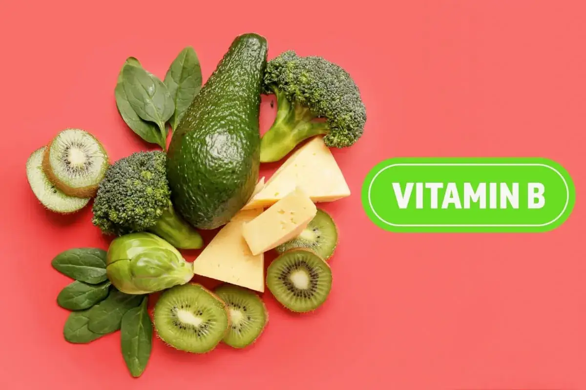 Grönsaker som broccoli, spenat, avokado, kiwi och ost. Dessa livsmedel kan hjälpa till att förebygga att kobalamin blir lågt.