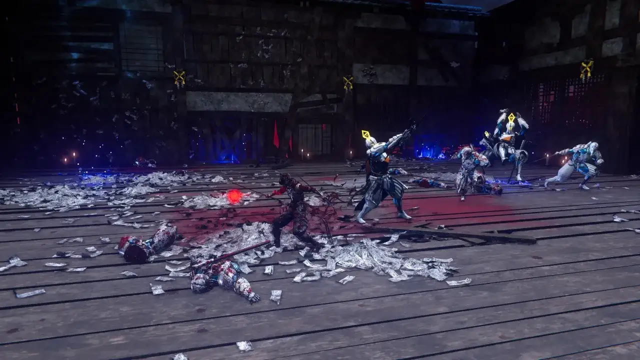Ryu Hayabusa walczy z przeciwnikami w mrocznym otoczeniu, pełnym rozrzuconych papierów i śladów walki. To scena z gry Ninja Gaiden Black na Xbox.