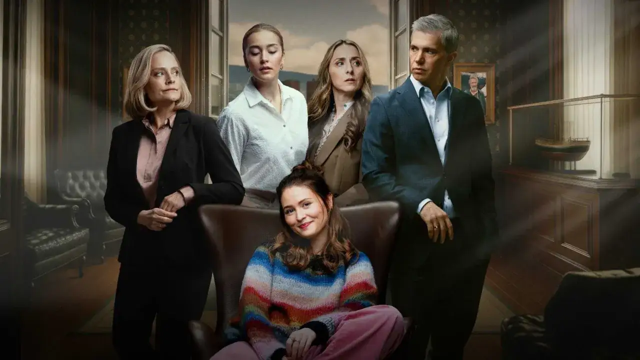 Familjen samlad i ett lyxigt rum, kanske för att diskutera arvet i denna nepo baby serie.