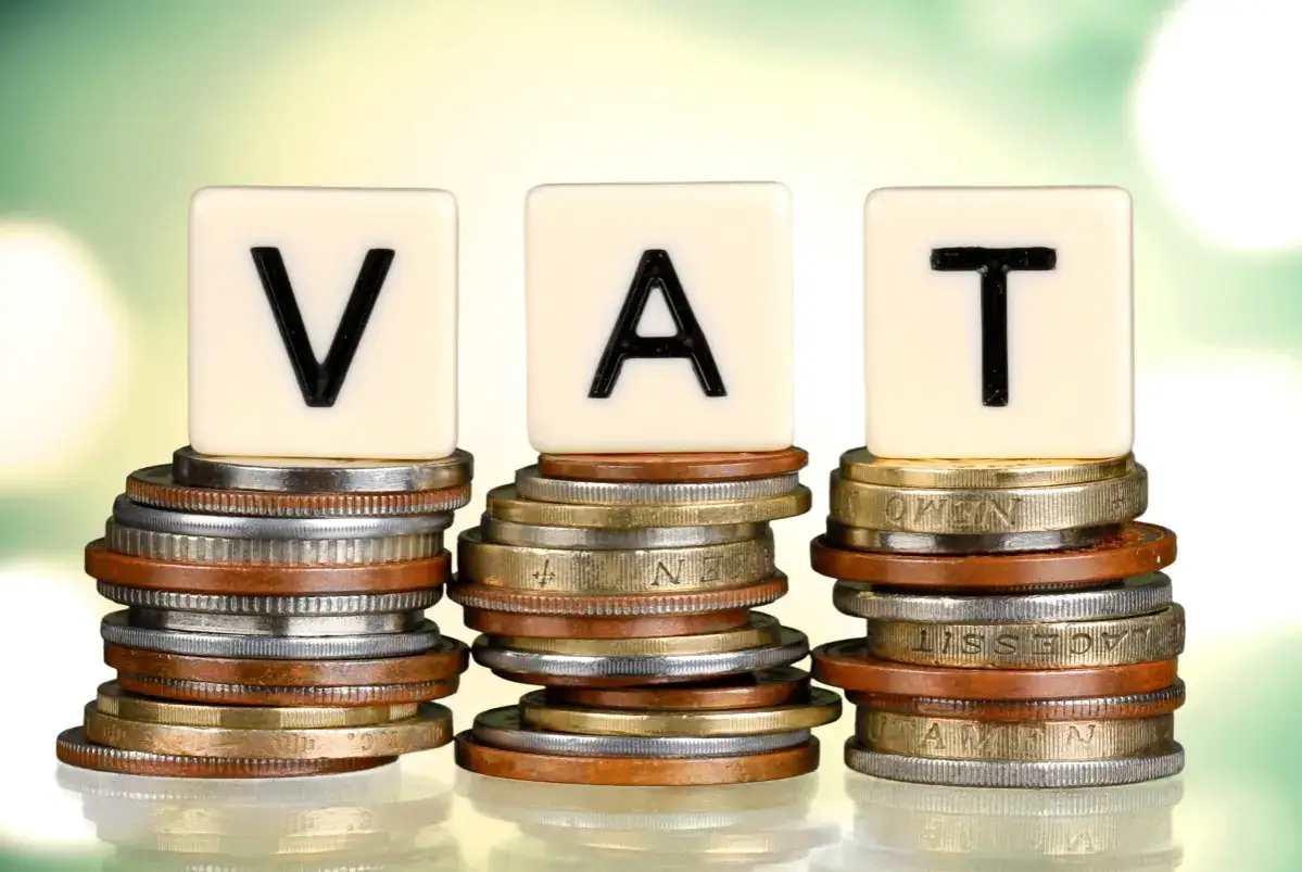 refakturowanie nocleg&oacute;w VAT