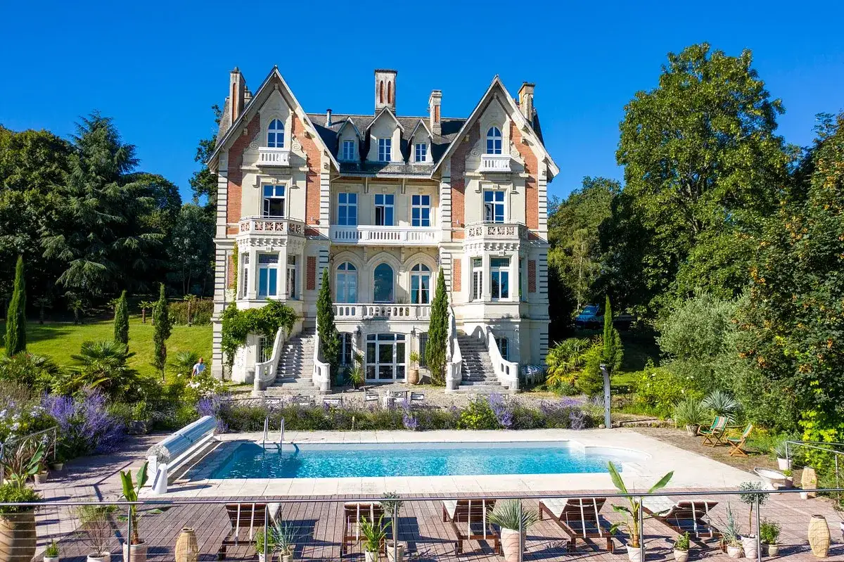 H&ocirc;tel piscine Angers