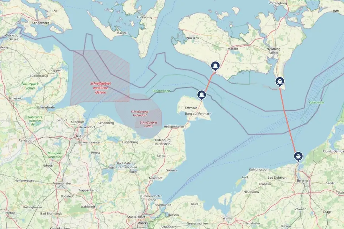 Färjor mellan Sverige och England passerar Östersjön, med markerade farleder och områden.