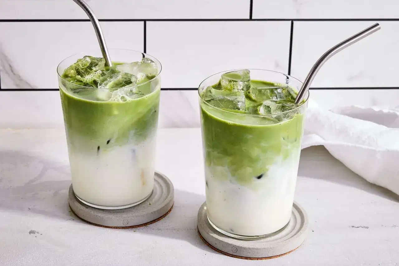 matcha latte, iced matcha latte