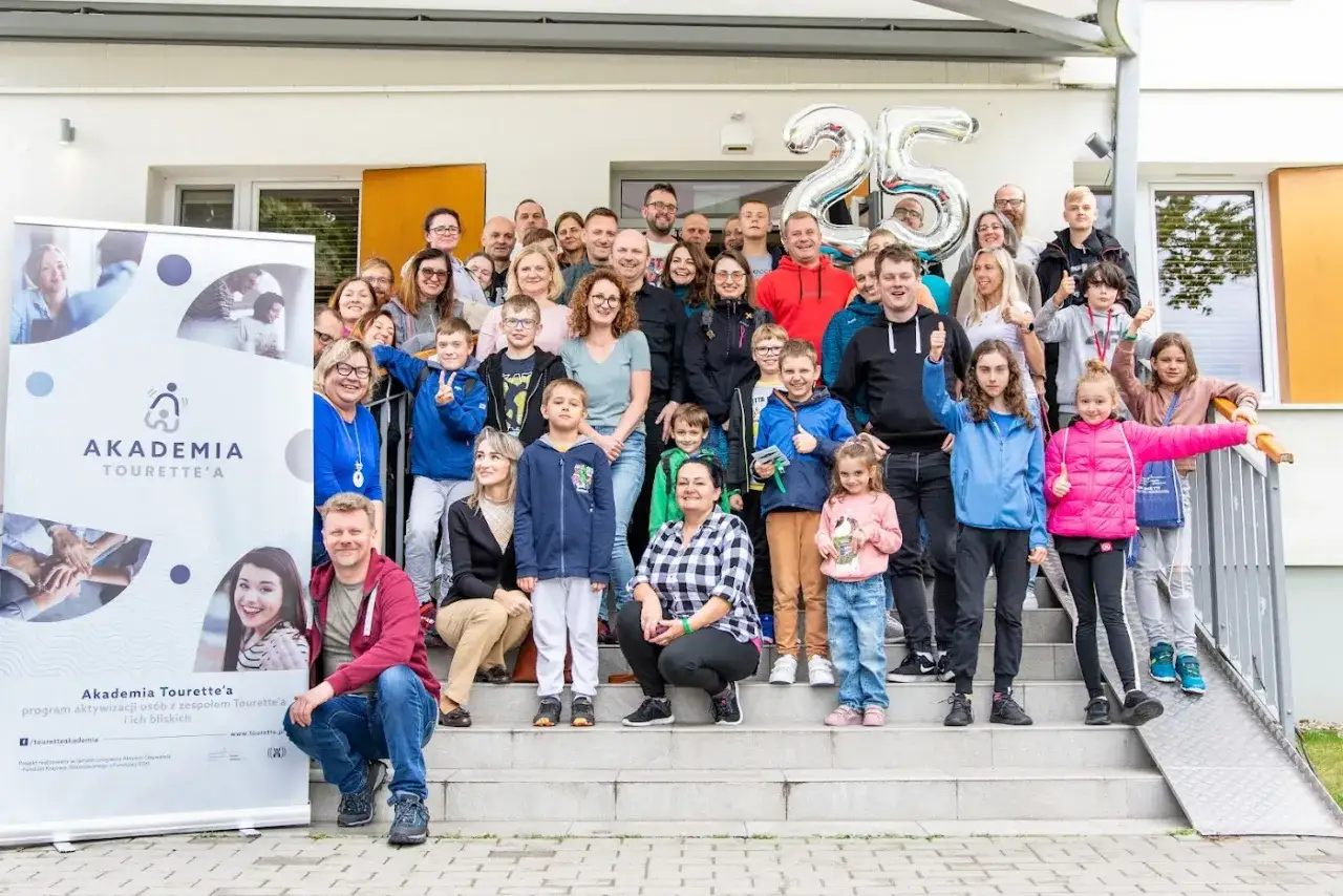 Wsparcie dla os&oacute;b z zespołem Tourette'a - rodzina, przyjaciele, stowarzyszenia