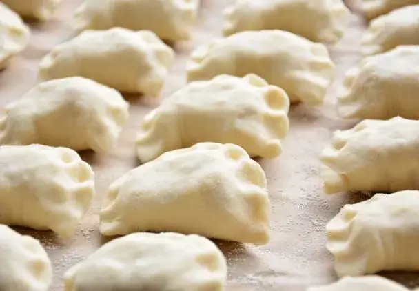 Elastyczne ciasto na pierogi
