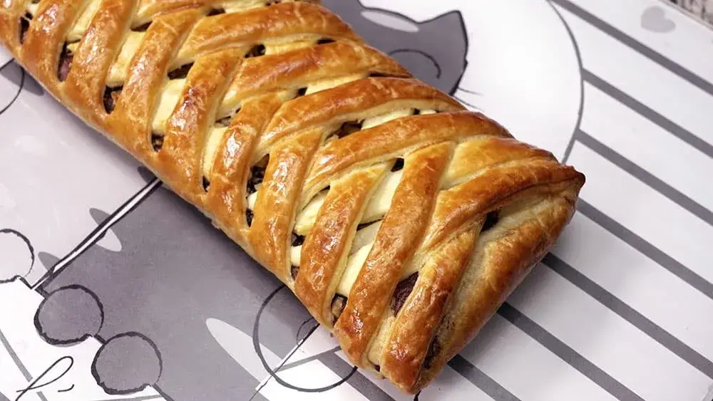 Trenza de hojaldre con chocolate