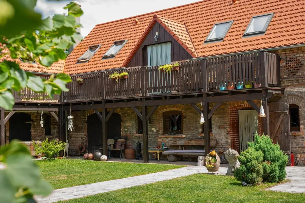 Zdjęcie Czy agroturystyka jest otwarta? Sprawdź dostępność noclegów teraz
