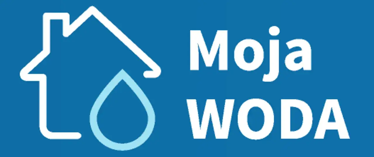 Logo z domkiem i kroplą wody, symbolizujące odzyskiwacz wody deszczowej. Napis