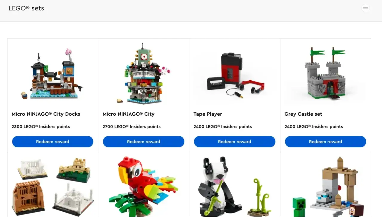 LEGO&reg; Sets f&uuml;r LEGO&reg; Insiders: Micro NINJAGO&reg; City Docks, Micro NINJAGO&reg; City, Tape Player und Grey Castle Set.