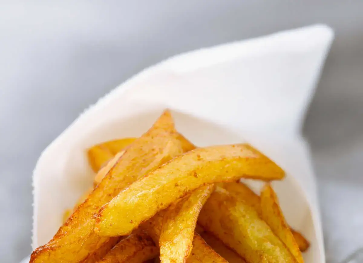 Proces podw&oacute;jnego smażenia frytek belgijskich