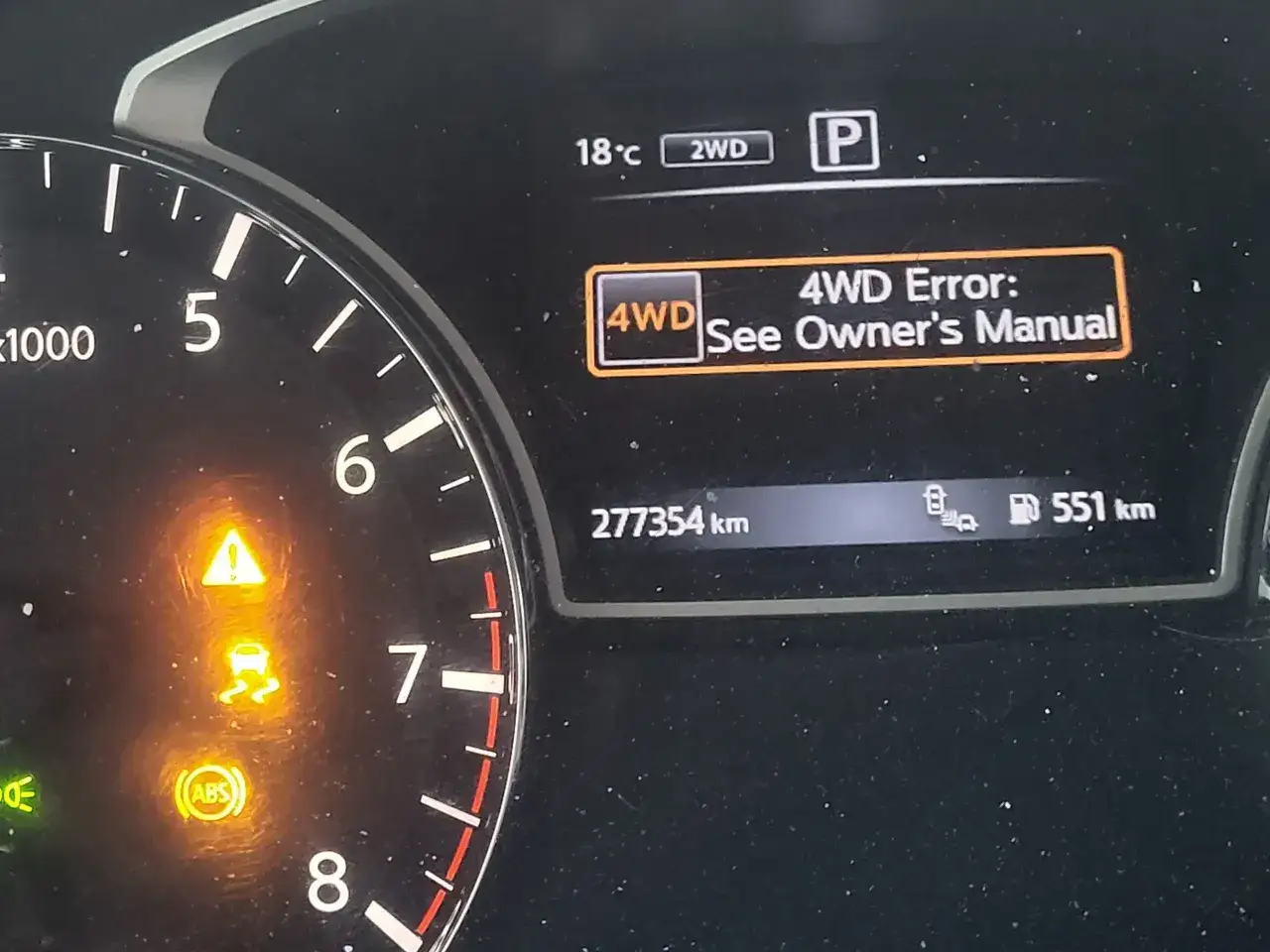 Błąd napędu 4x4 na desce rozdzielczej. Komunikat 