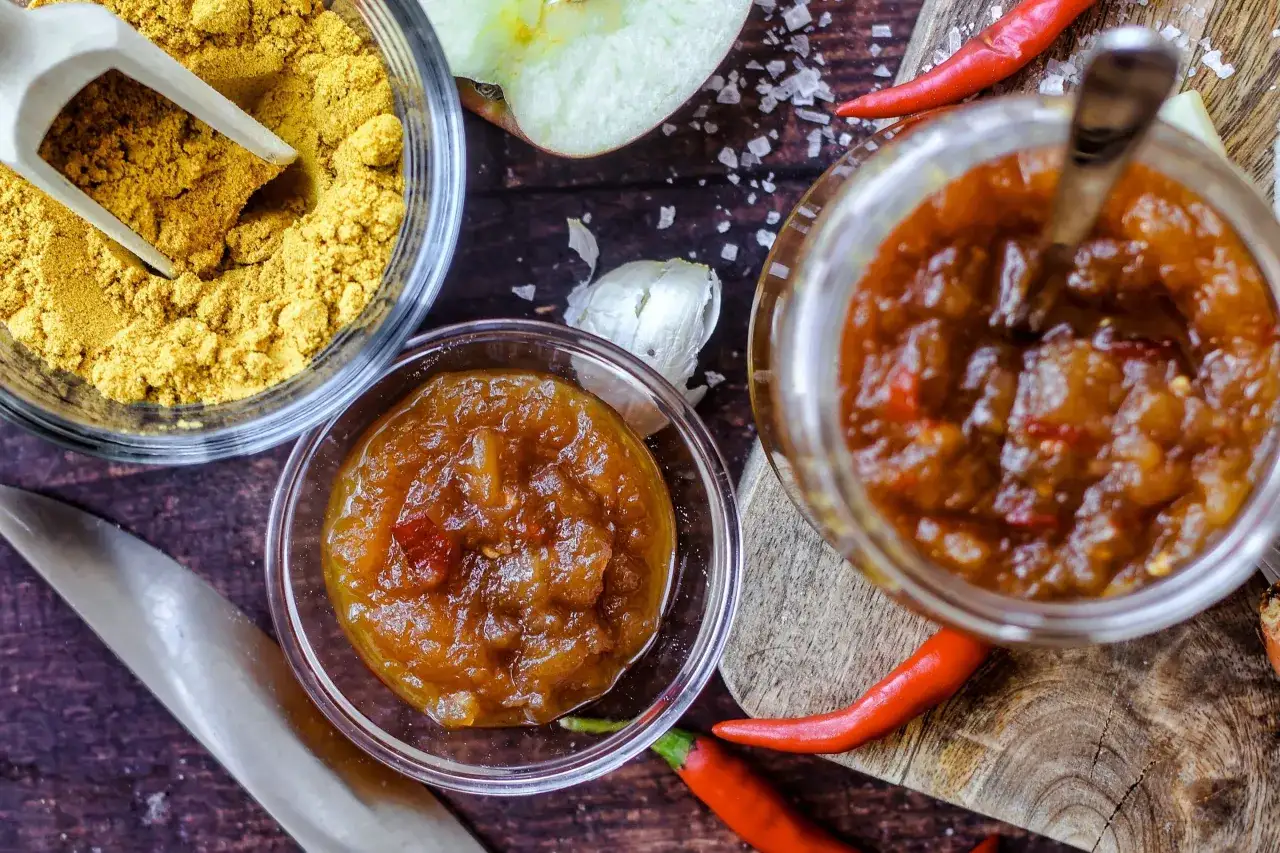 Würzige Chutneys Rezepte: Äpfel, Chili und Gewürze für köstliche Aufstriche.