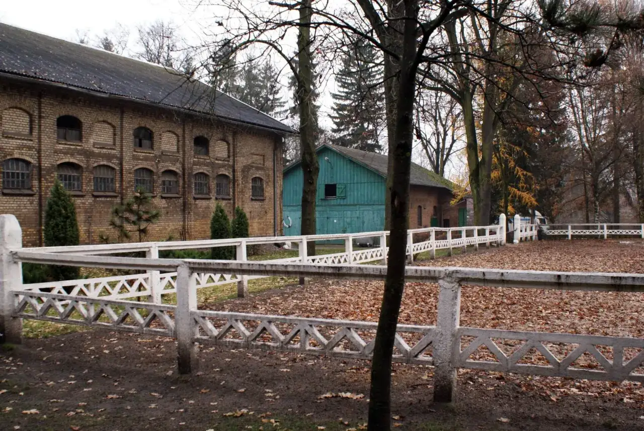 Stadnina Koni Dobrzyniewo budynek główny