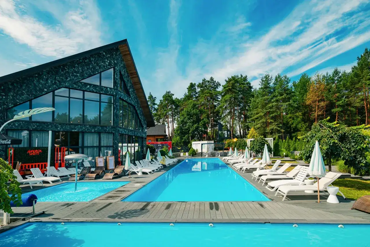 Bac&oacute;wka Radawa & SPA wnętrza pokoi i domk&oacute;w