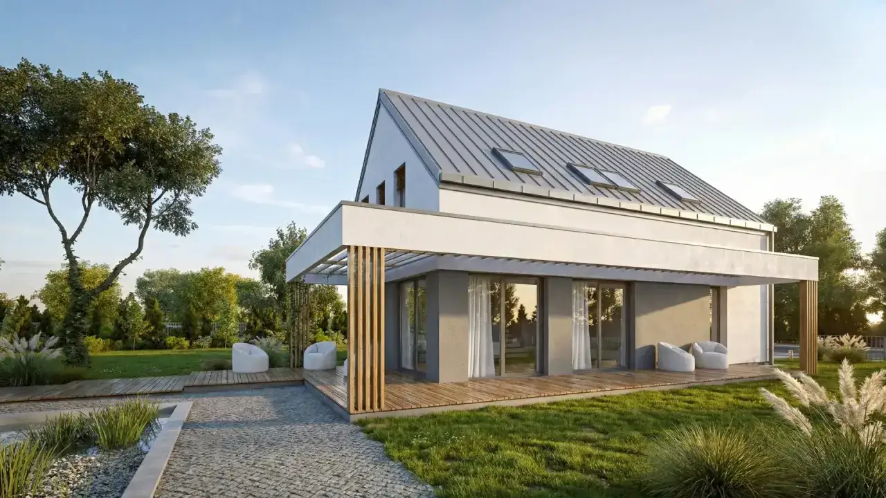 Nowoczesny dom pasywny projekt z drewnianym tarasem i pergolą, otoczony zielenią. Dwa białe fotele zapraszają do odpoczynku.