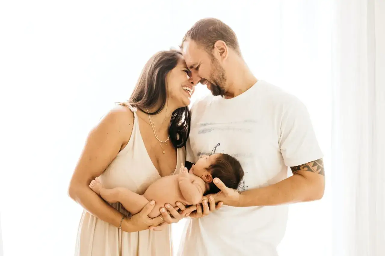 Partner pomaga matce z dzieckiem