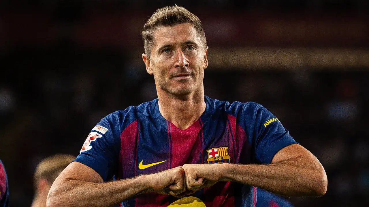 Robert Lewandowski w koszulce Barcelony, gest radości. Czy to zapowiedź końca kariery?
