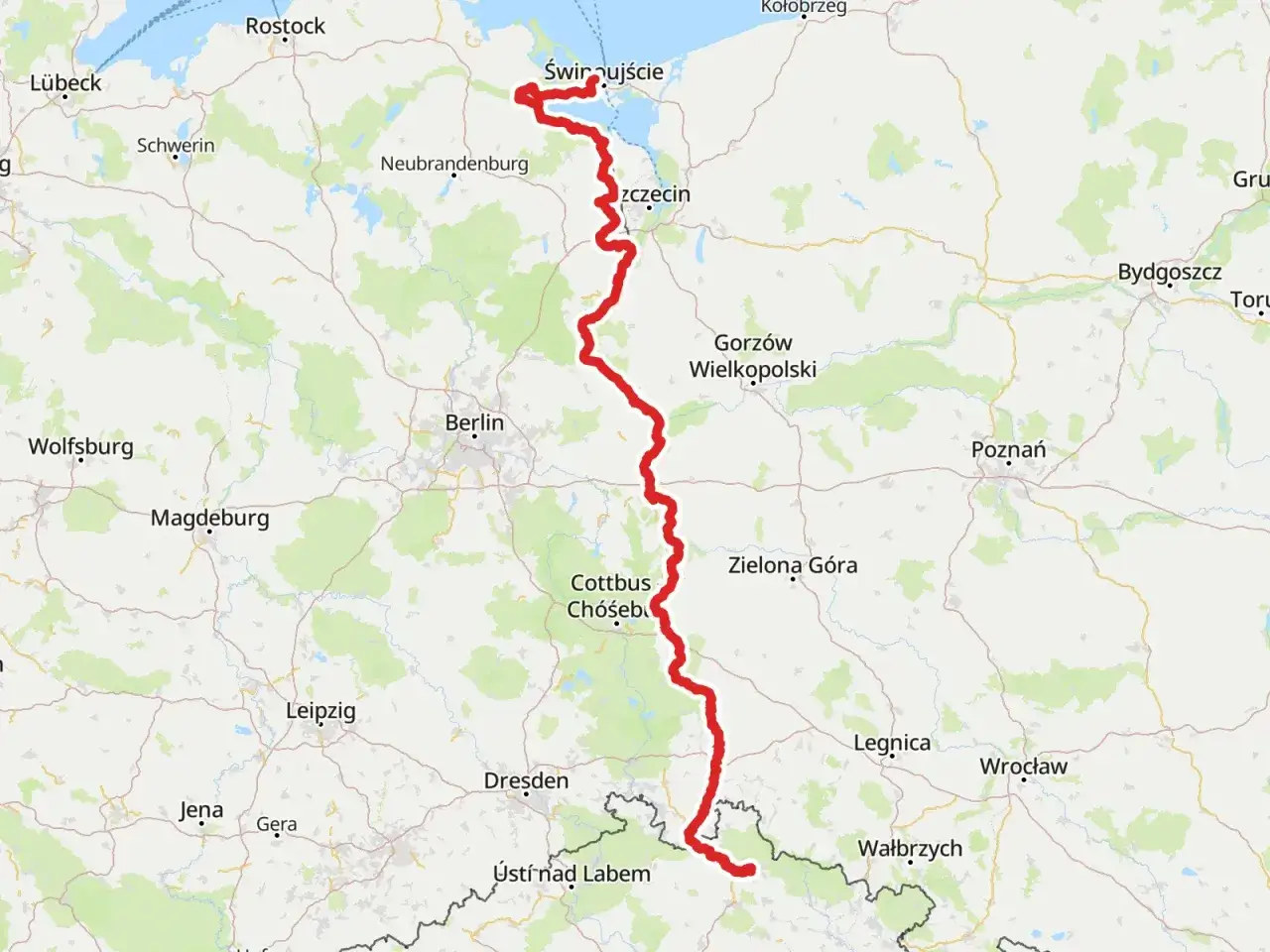 Mapa z zaznaczonym szlakiem rowerowym Odra-Nysa, idealnym do planowania noclegów i podróży.