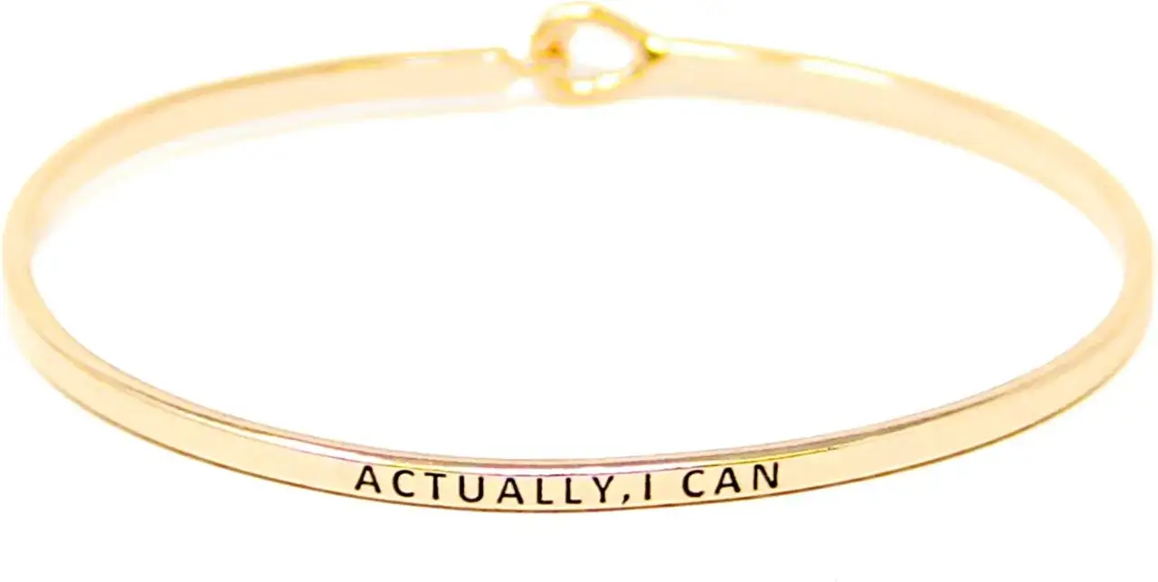 Pulsera dorada con la frase 