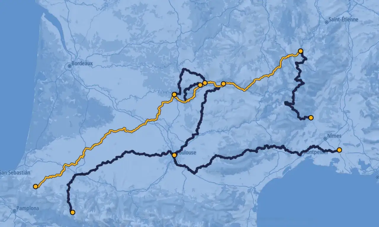 Carte d&eacute;taill&eacute;e du GR 65 Chemin de Compostelle, montrant deux itin&eacute;raires principaux traversant la France, de la fronti&egrave;re espagnole vers l'est.