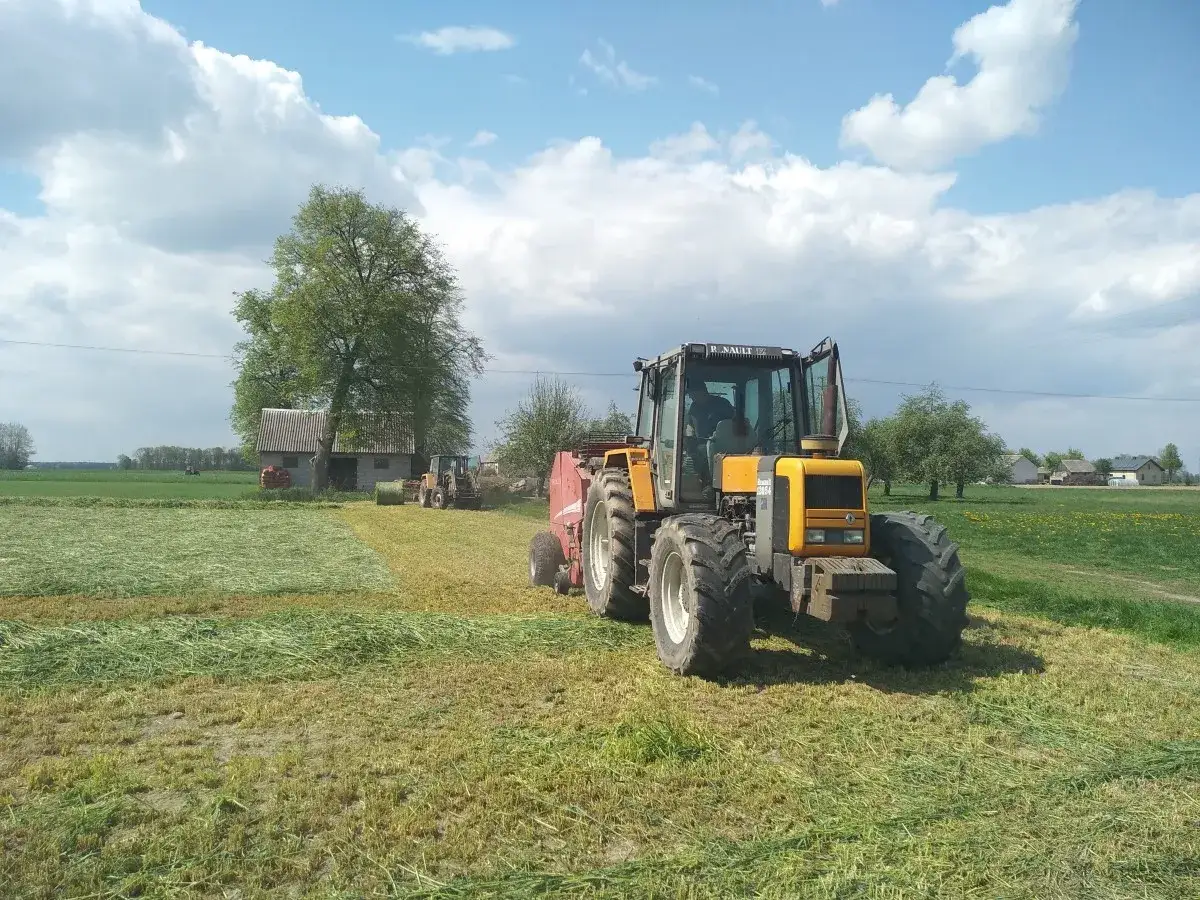 Używane ciągniki rolnicze 120 KM na sprzedaż