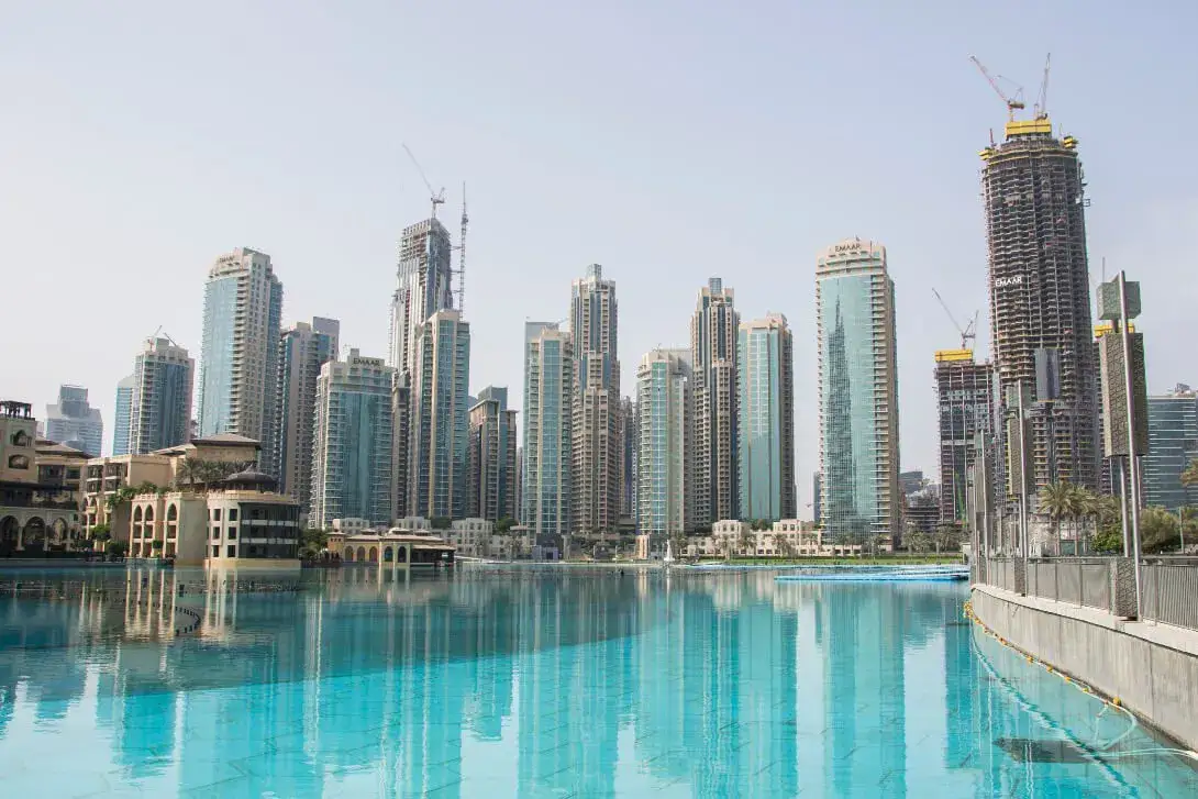 Panoramy Dubaju z Burj Khalifa i sztucznymi wyspami