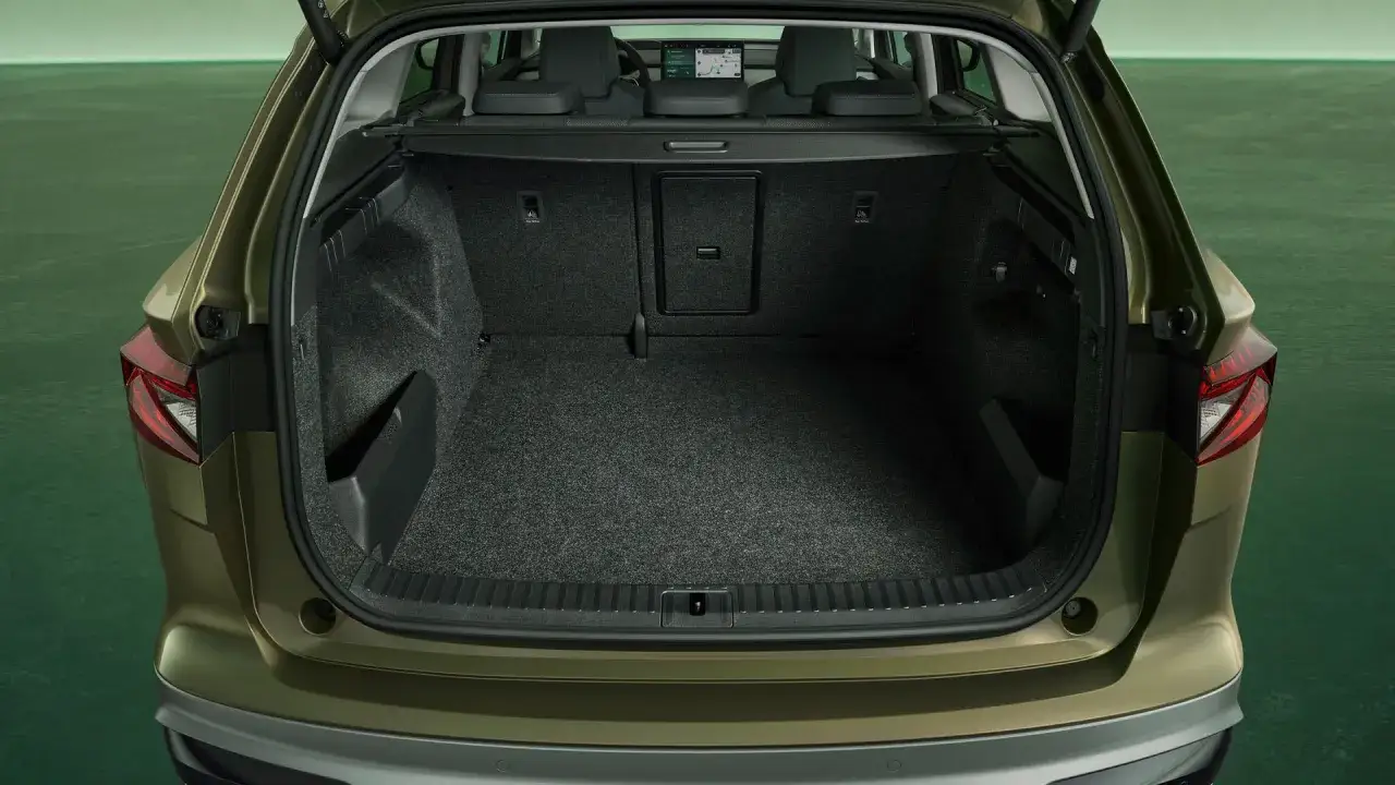 Bagageutrymmet i en Skoda Enyaq. Perfekt f&ouml;r en roadtrip eller f&ouml;r att testa hur mycket packning som f&aring;r plats.
