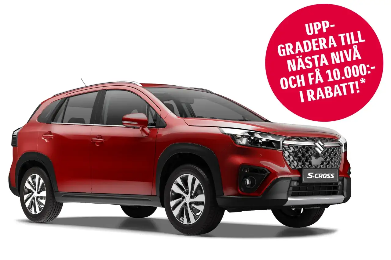 Röd Suzuki S-Cross på vit bakgrund. Erbjudande om uppgradering och rabatt syns i en röd cirkel.