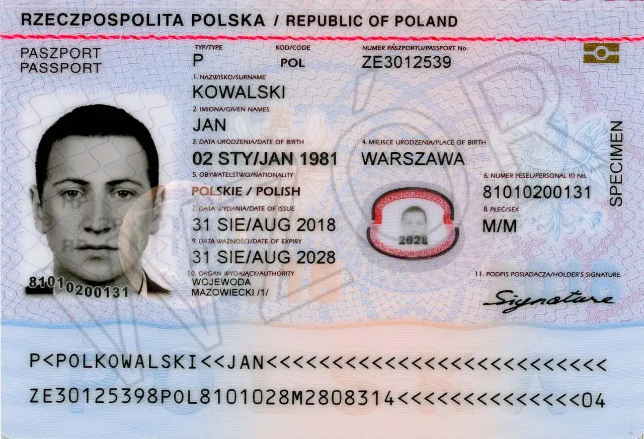 Paszport polski biometryczny strona z danymi seria i numer