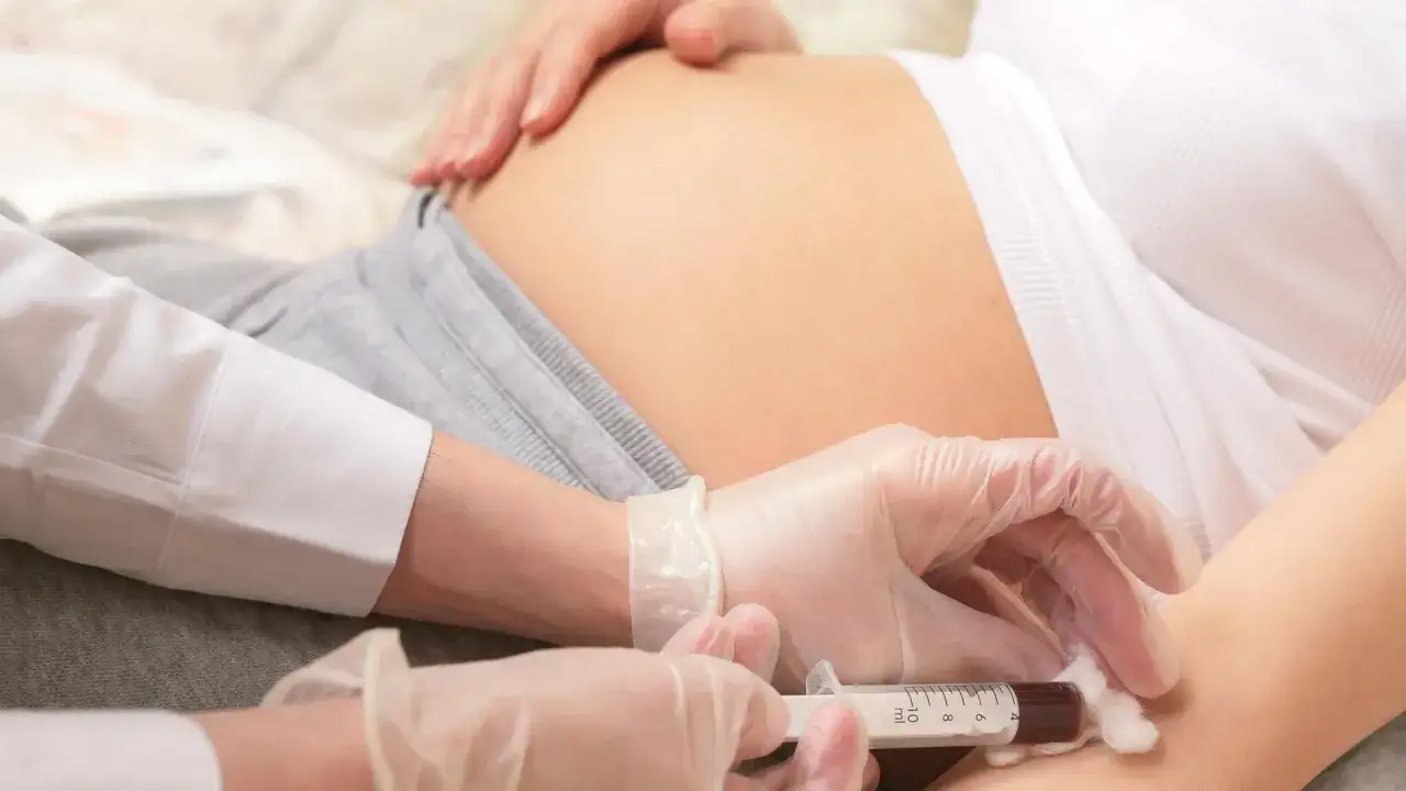 Toma de muestra para test prenatal no invasivo, un procedimiento seguro y accesible a trav&eacute;s de la seguridad social.