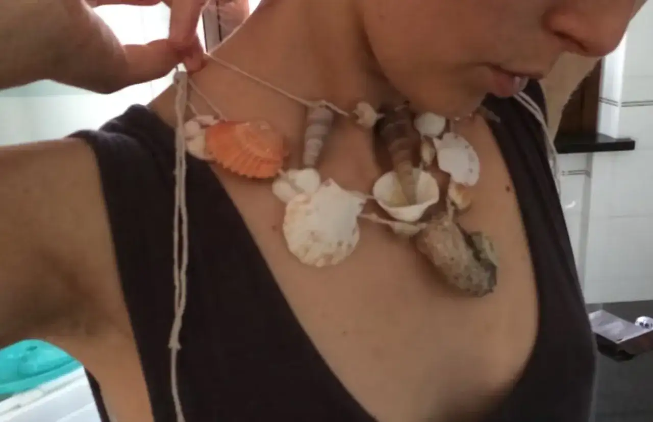 Collane con conchiglie fai da te, un tocco di mare per il tuo stile.