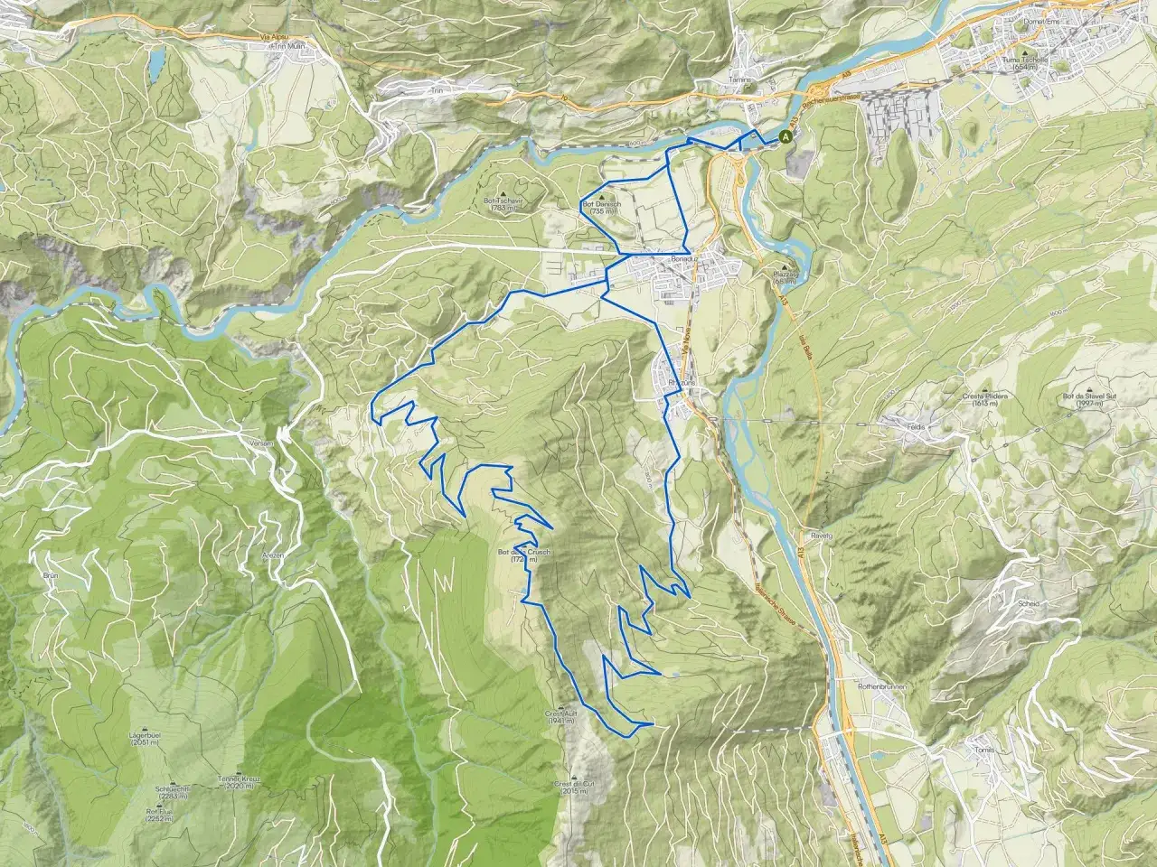 Mapa szlaku rowerowego w Alpach, prowadzącego przez malownicze doliny i zbocza górskie, z zaznaczonymi szczytami i miejscowościami.