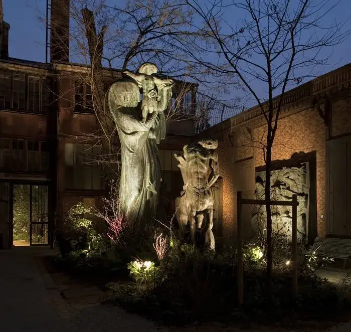 Skulptur Garten Beleuchtung Beispiel