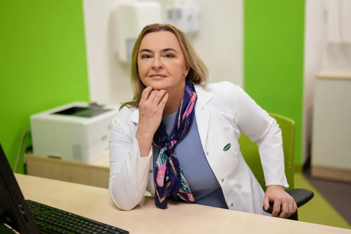 Kobieta rozmawiająca z terapeutą menopauza
