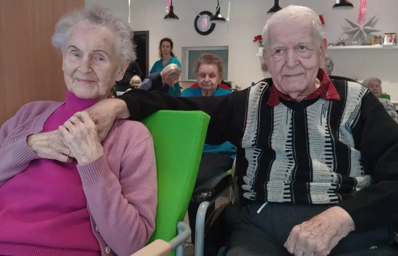 Seniorzy w domowej atmosferze