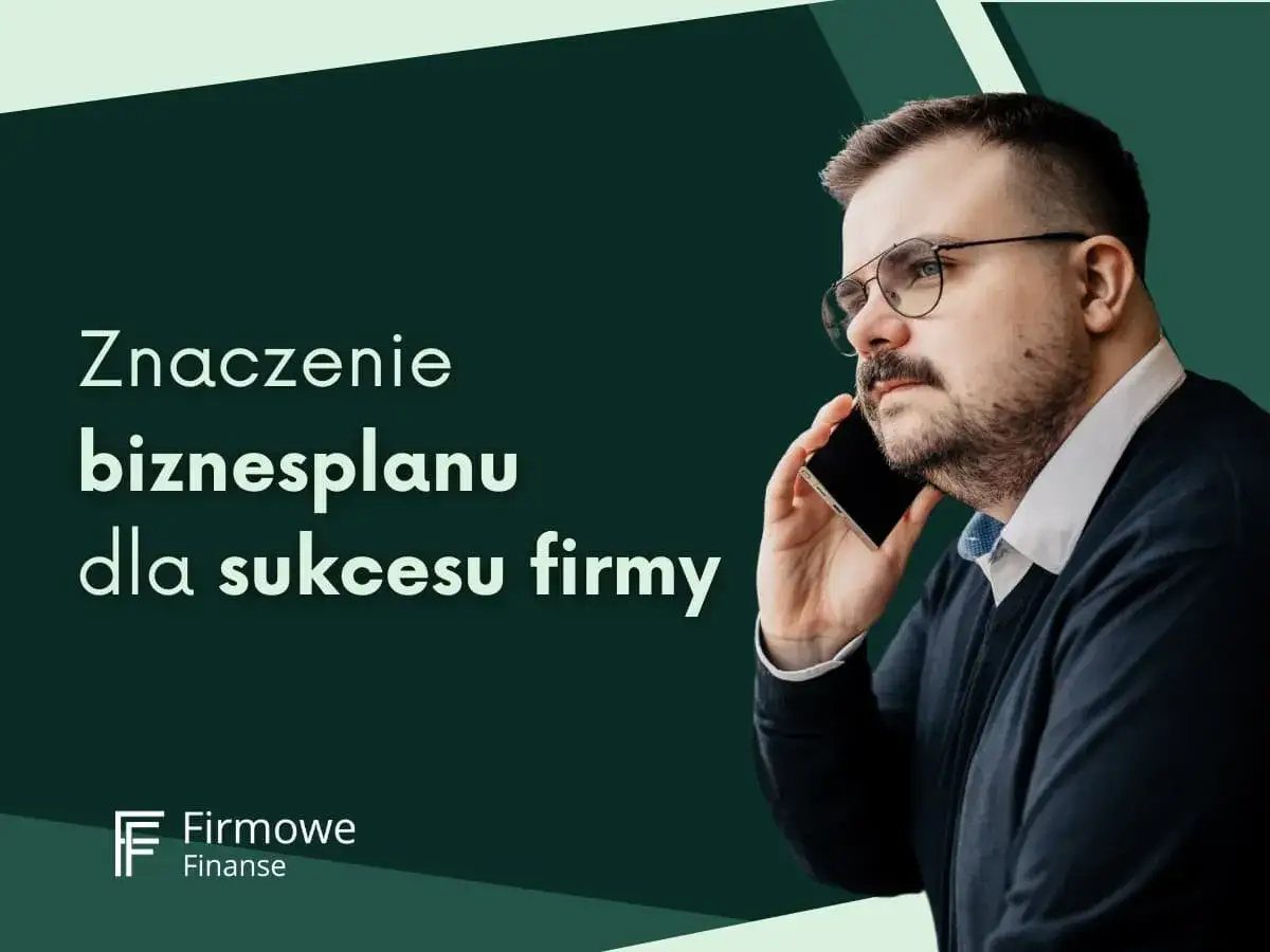 Mężczyzna w okularach rozmawia przez telefon, obok tekst: