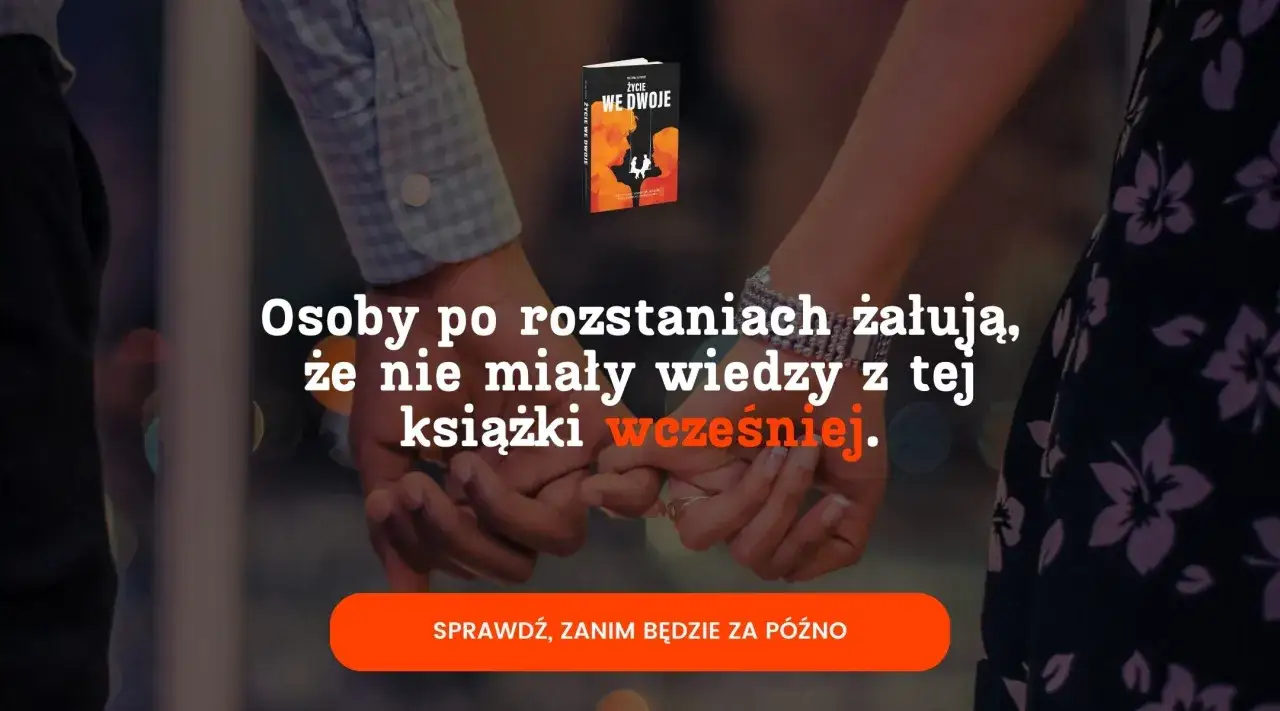 Dłonie pary trzymają się, symbolizując, jak powinien wyglądać związek. Książka