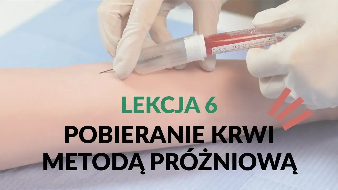 Opiekun medyczny na kursie, nauka pobierania krwi
