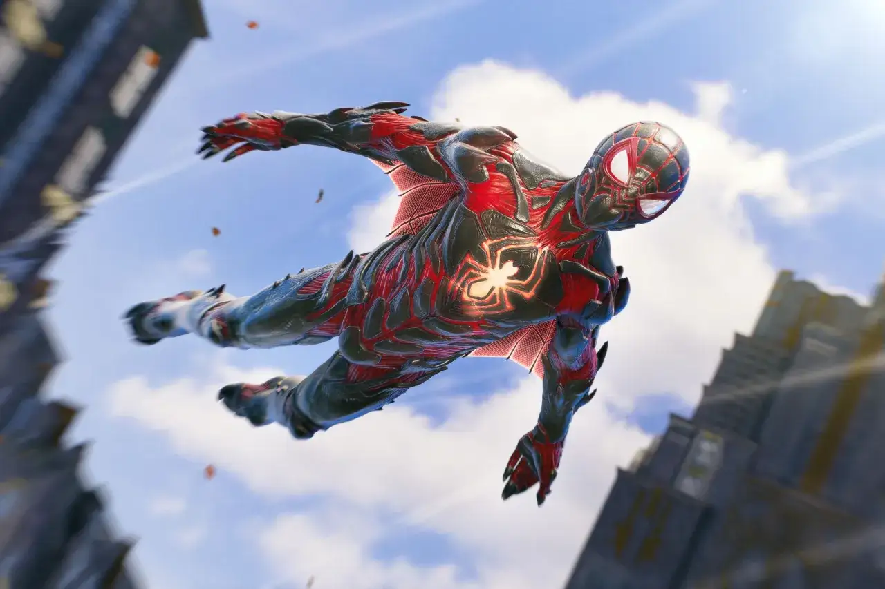 Miles Morales w kostiumie symbiota szybuje w powietrzu, gotowy do akcji w grze Spider-Man 3 PS5.
