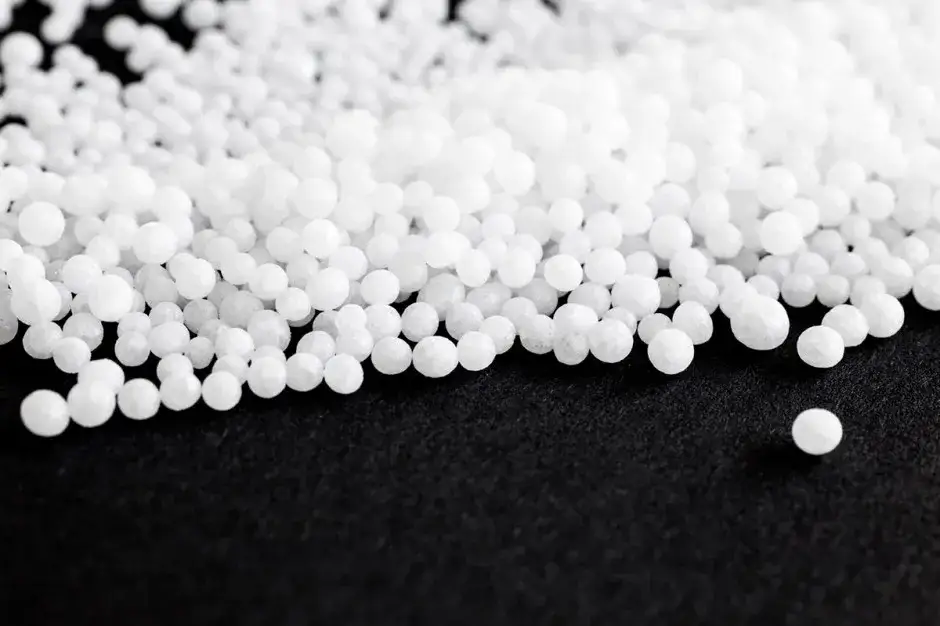 porównanie mocznika granulowanego i z inhibitorem