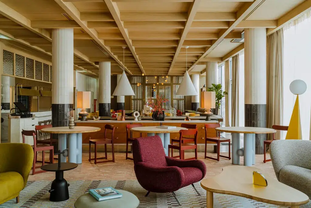 Poshtel wnętrze designerskie