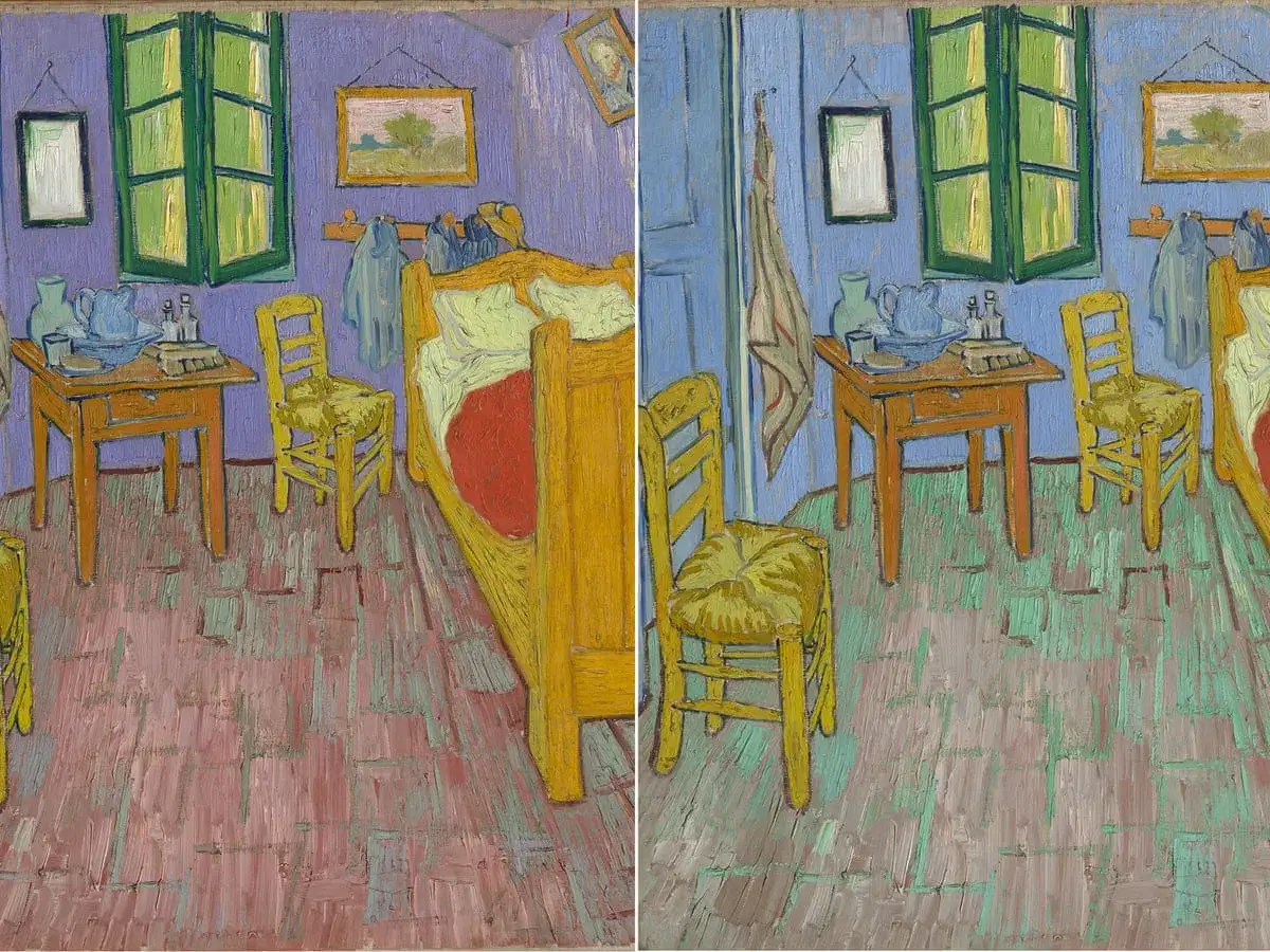 Dwa obrazy przedstawiające pokój van Gogha: łóżko, stół z dzbankiem i krzesła na tle fioletowych i niebieskich ścian.