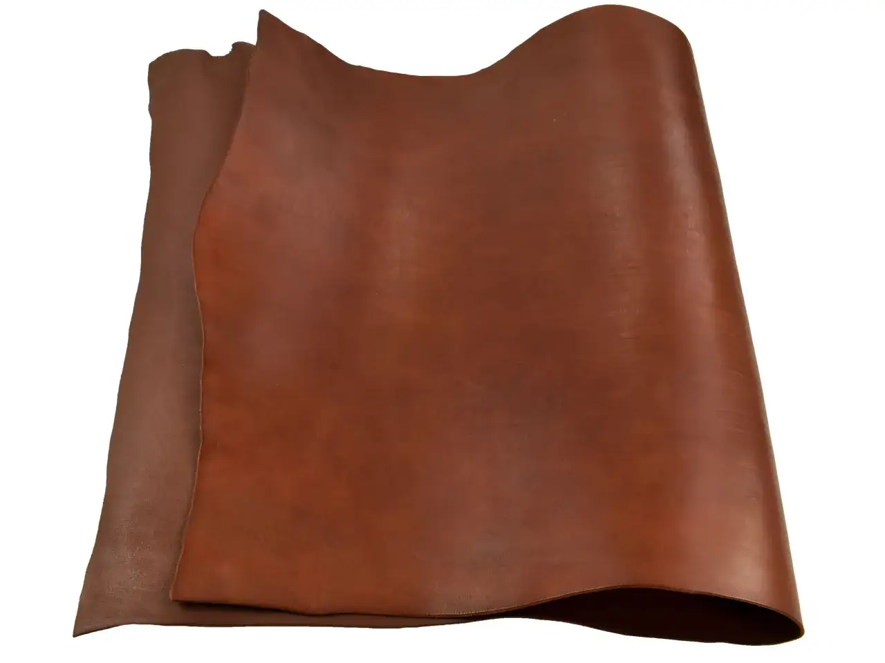Deux feuilles de cuir tannage végétal, l'une plus foncée, l'autre d'un brun chaud, sont superposées.
