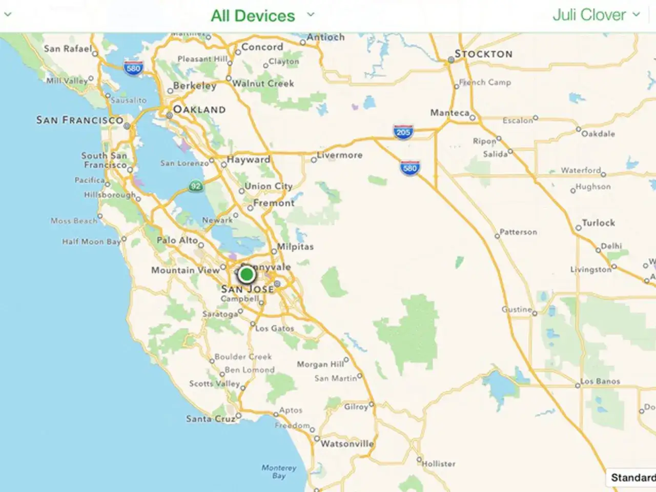 Mapa Kalifornii z zaznaczonym San Jose, gdzie znajduje się lokalizacja iPhone'a. Widoczne są też San Francisco, Oakland i Stockton.