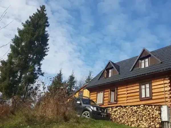 Bacówka u Malorza Bukowina Tatrzańska z zewnątrz