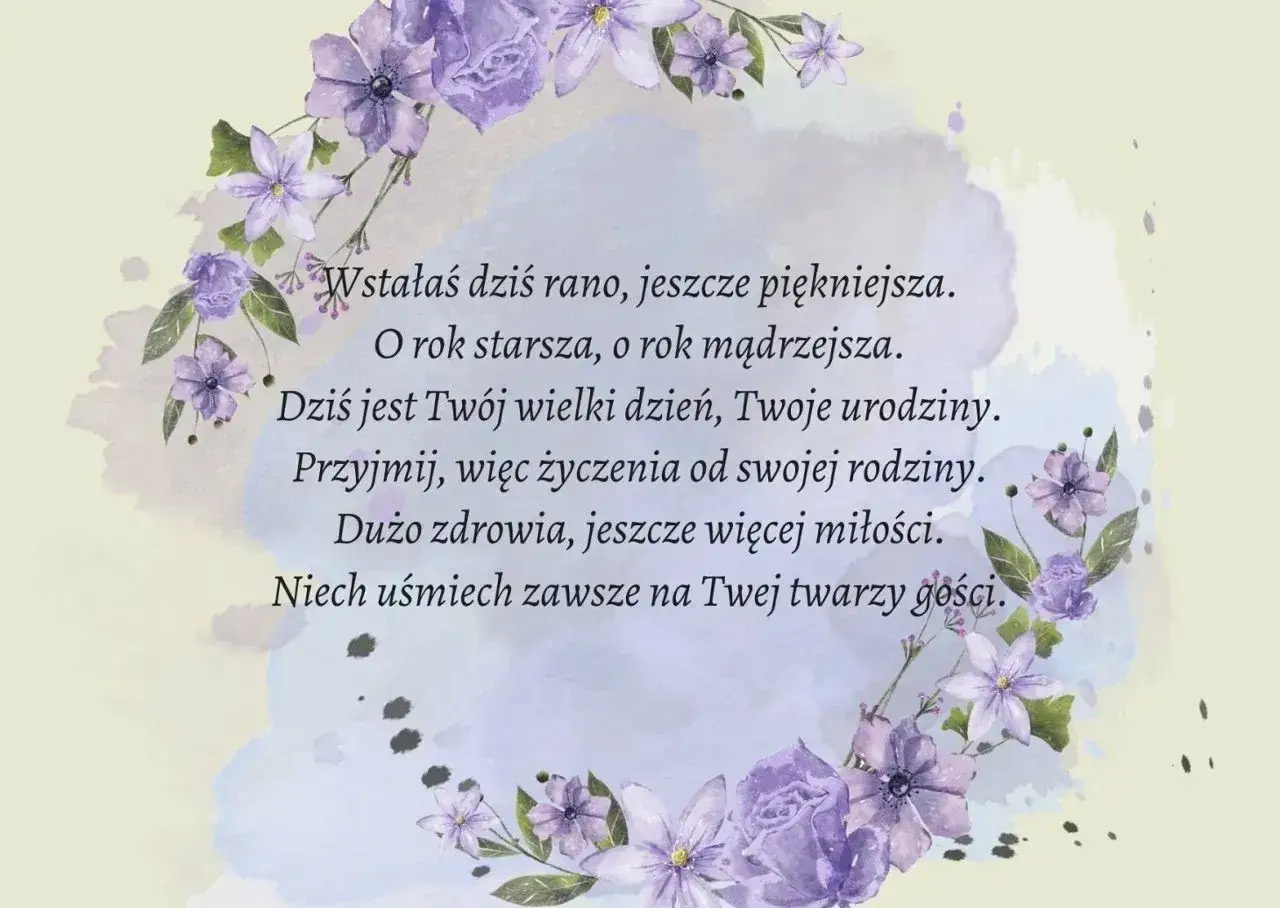 Wiersz z życzeniami urodzinowymi dla starszej osoby, otoczony fioletowymi kwiatami.