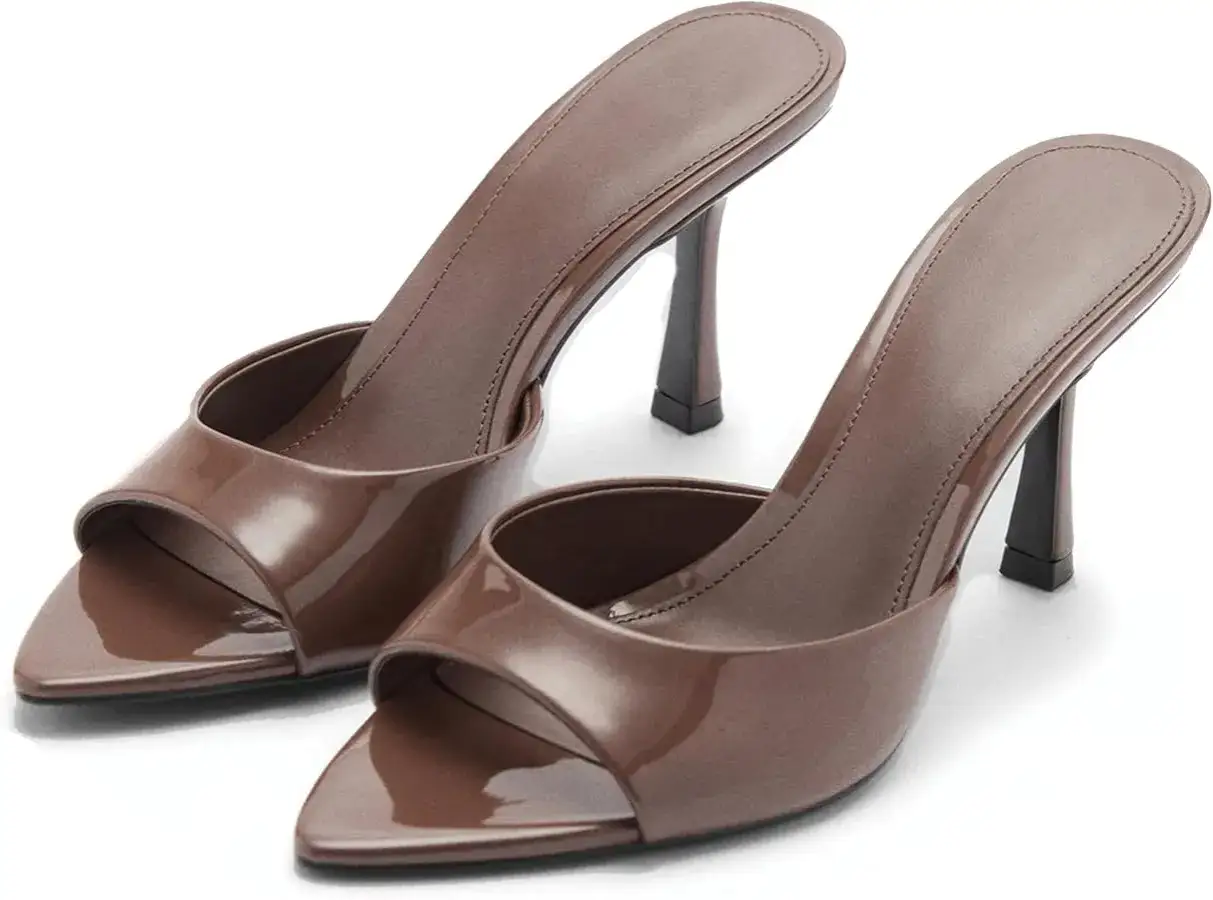 Eleganckie brązowe mule na obcasie. To buty, które dodadzą szyku każdej stylizacji.