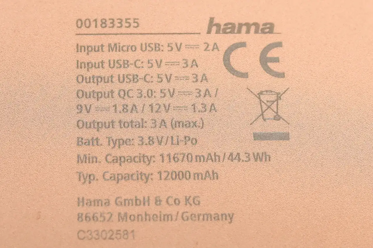 powerbank oznaczenia pojemności lotnisko
